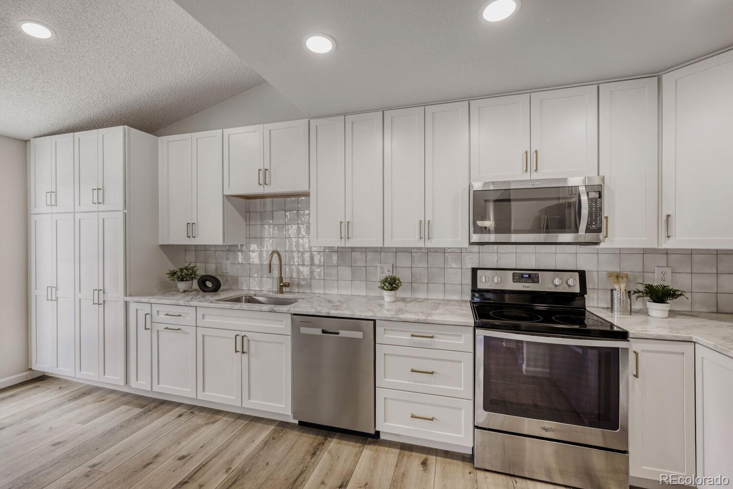 MLS Image #6 for 19795 e cornell avenue,aurora, Colorado