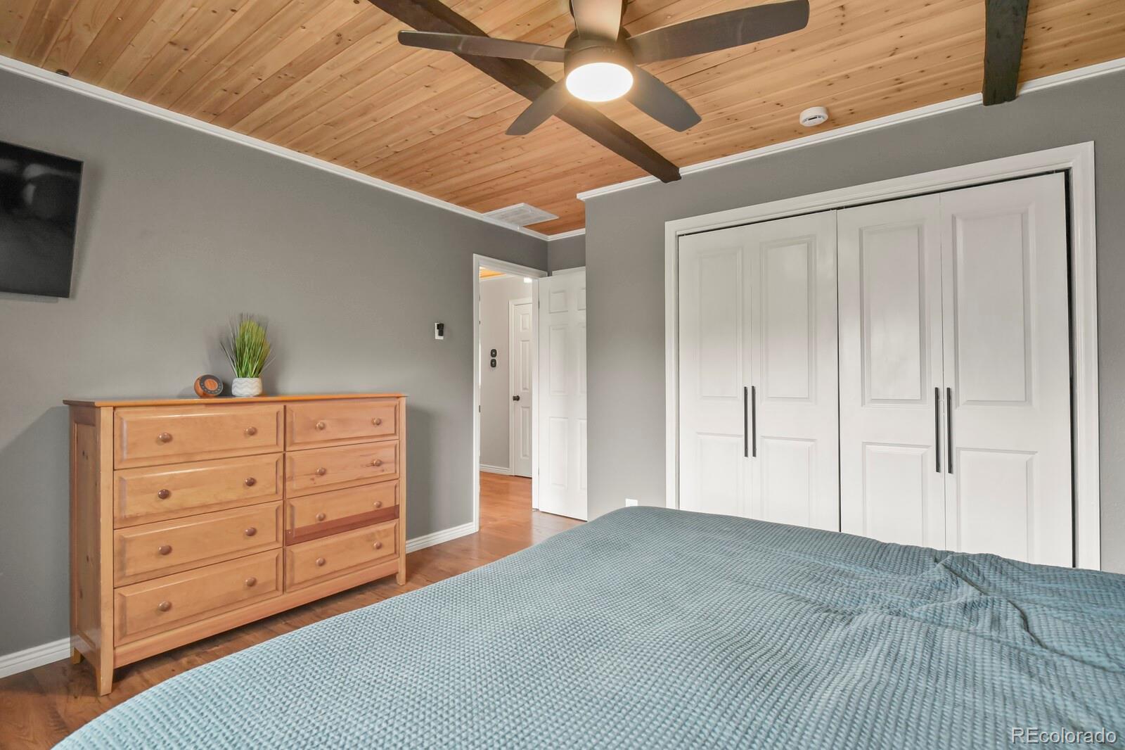 MLS Image #14 for 7947 w brook drive,littleton, Colorado
