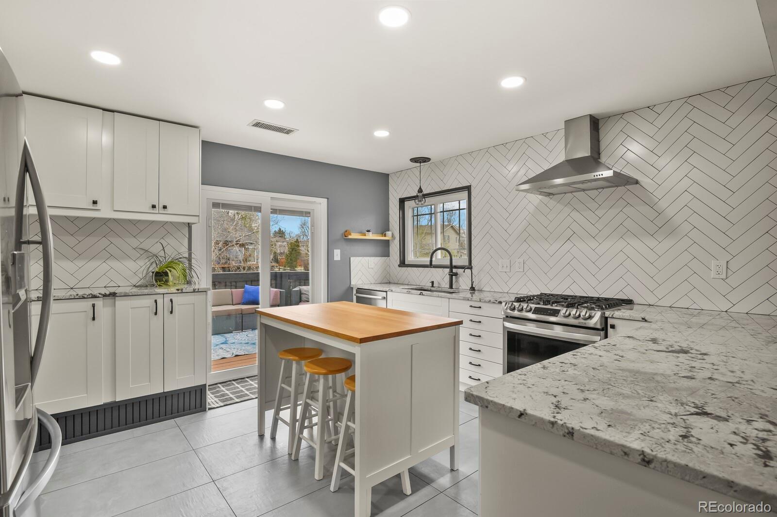MLS Image #7 for 7947 w brook drive,littleton, Colorado