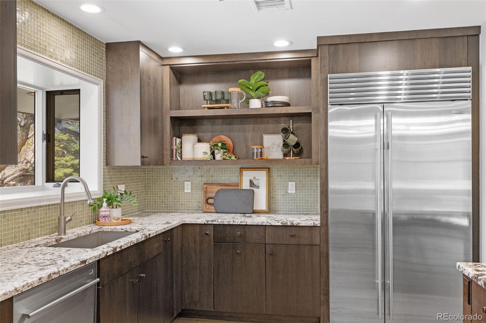 MLS Image #10 for 2738 s langley court,denver, Colorado