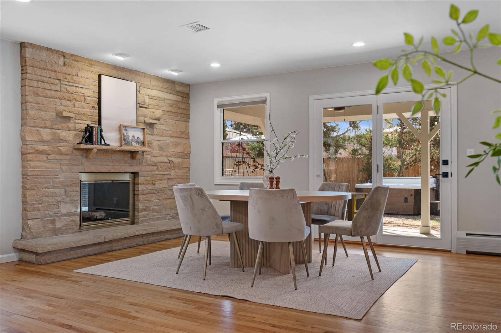 MLS Image #12 for 2738 s langley court,denver, Colorado