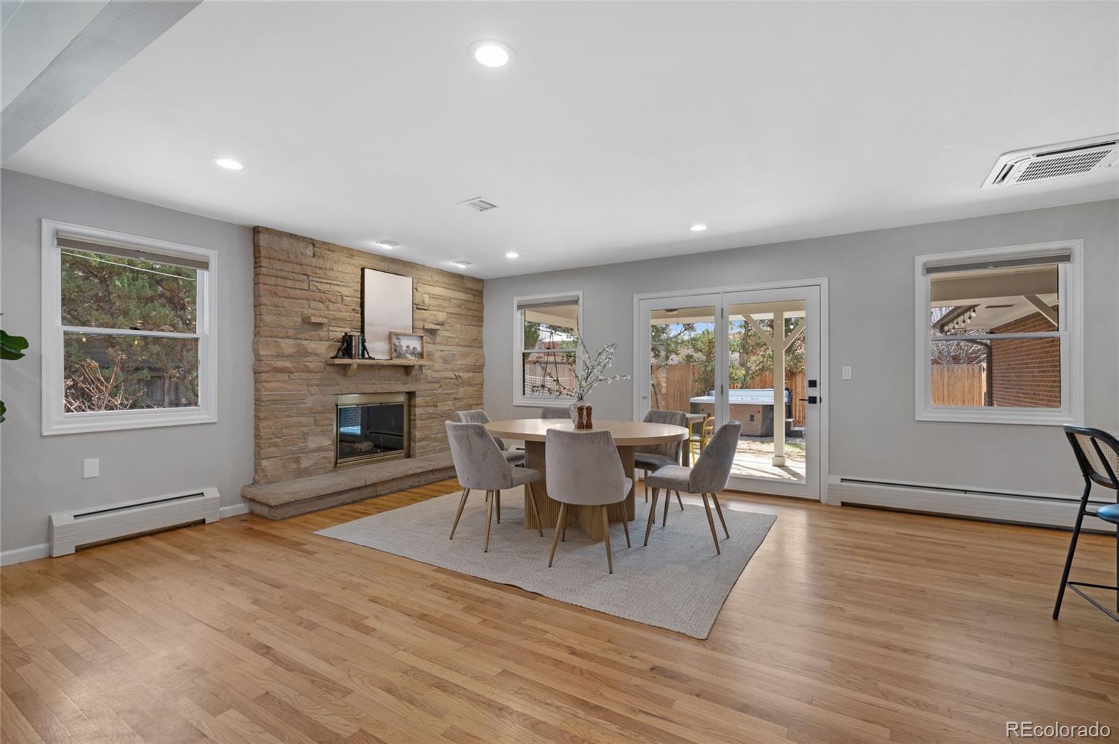 MLS Image #14 for 2738 s langley court,denver, Colorado