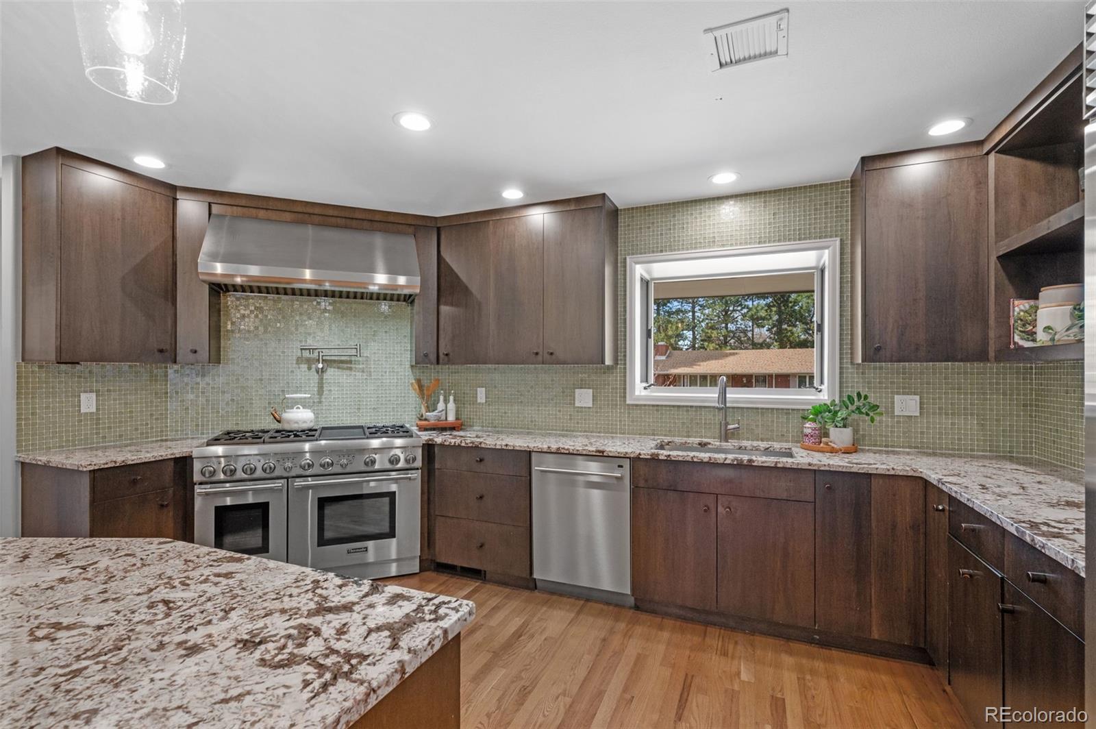MLS Image #4 for 2738 s langley court,denver, Colorado