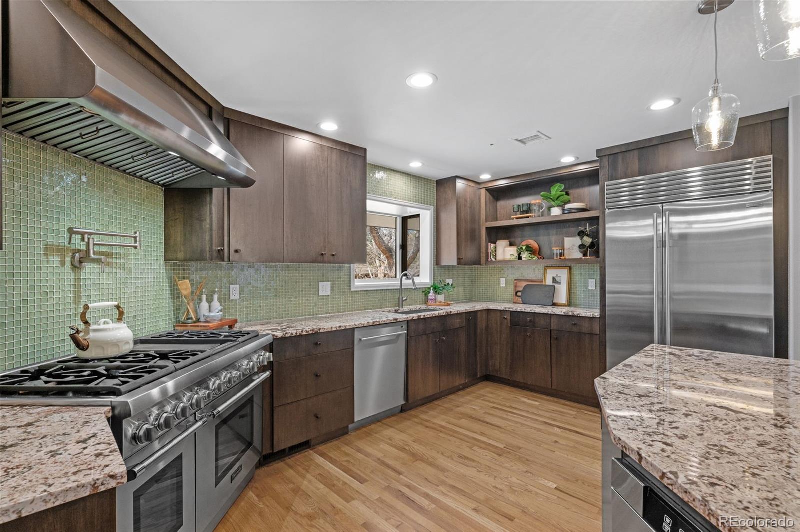 MLS Image #8 for 2738 s langley court,denver, Colorado