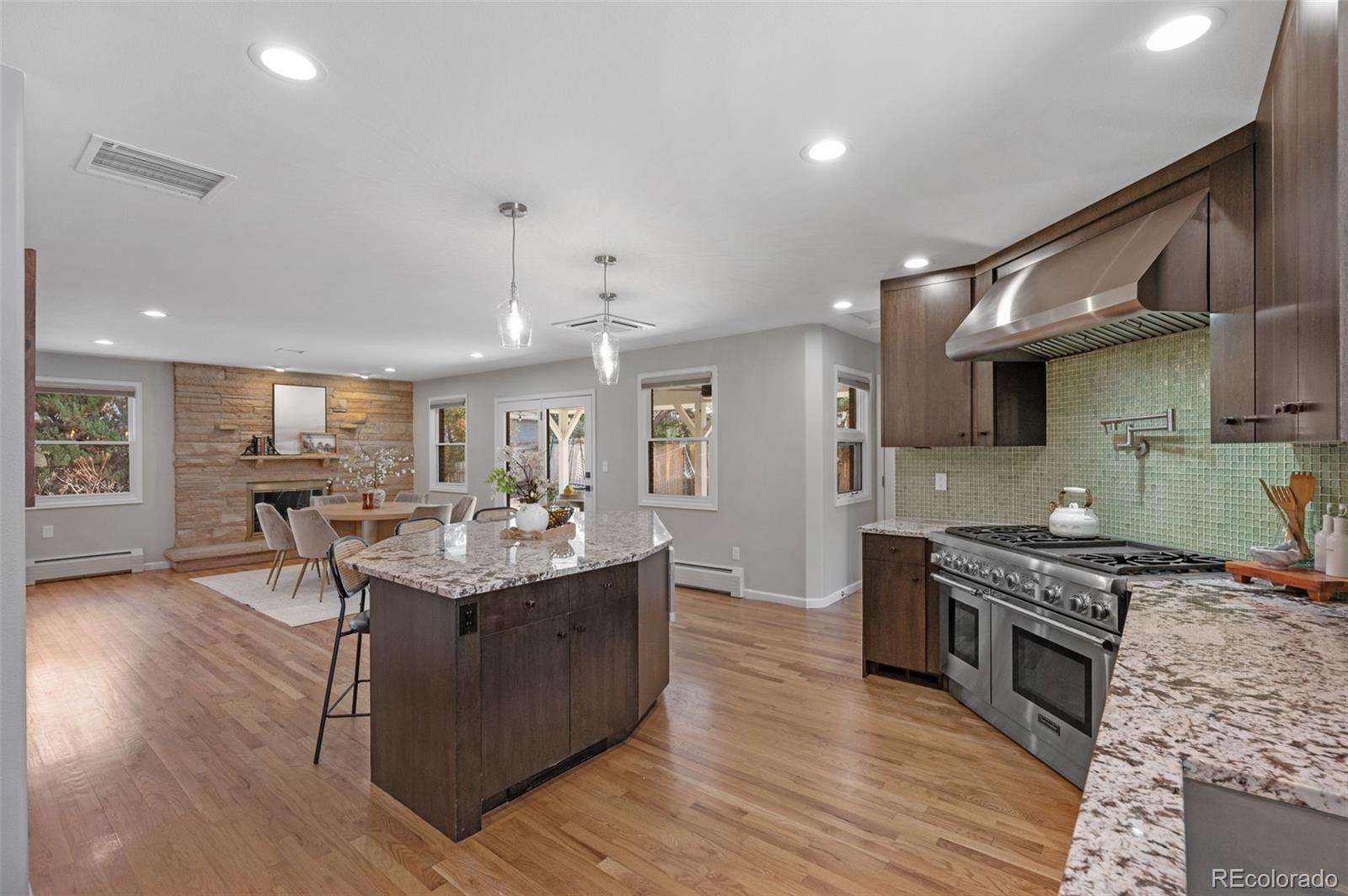 MLS Image #9 for 2738 s langley court,denver, Colorado