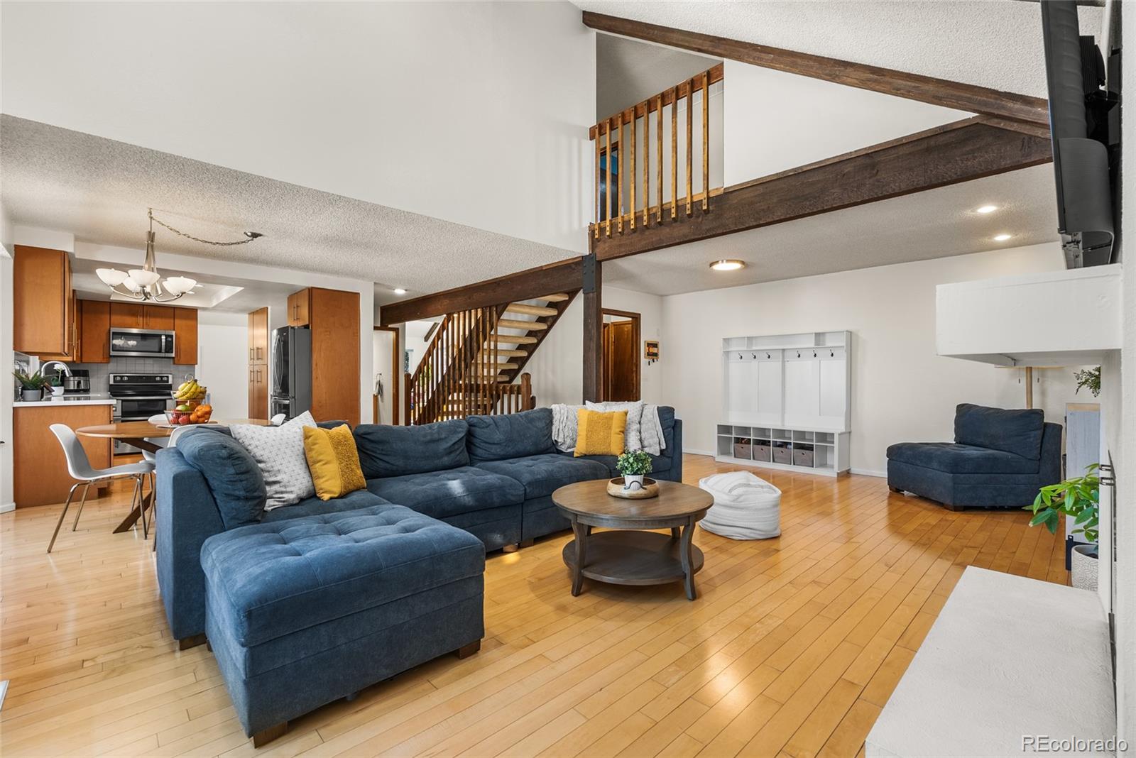 MLS Image #10 for 7512 s madison circle,centennial, Colorado