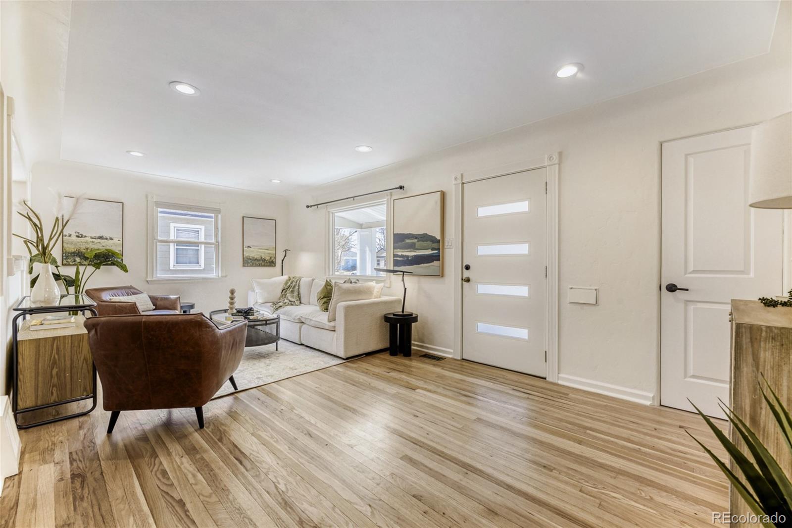 MLS Image #4 for 2770 s franklin street,denver, Colorado