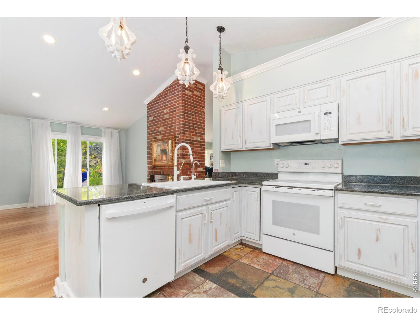 MLS Image #14 for 8200 s locust way,centennial, Colorado