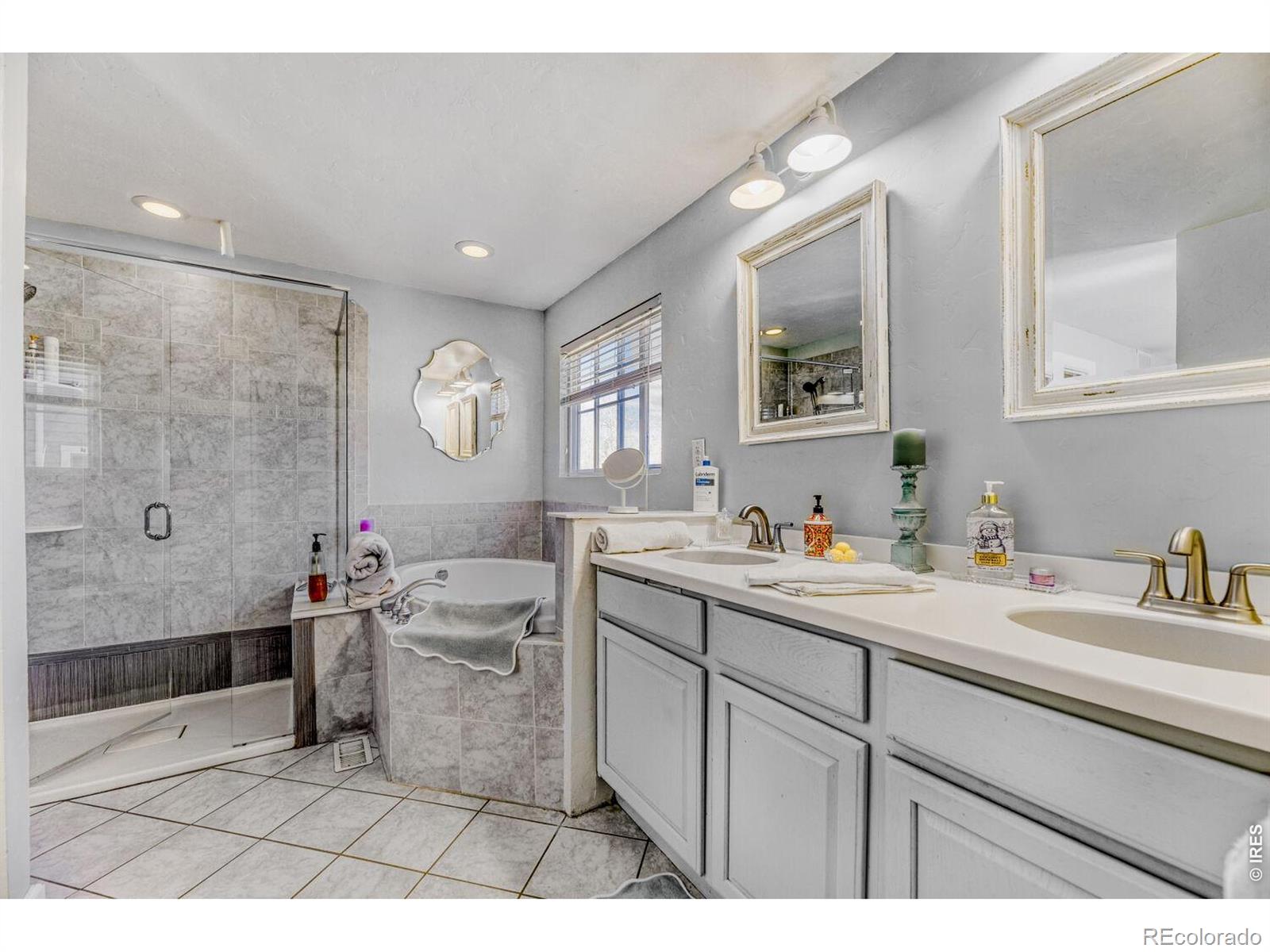 MLS Image #18 for 8200 s locust way,centennial, Colorado