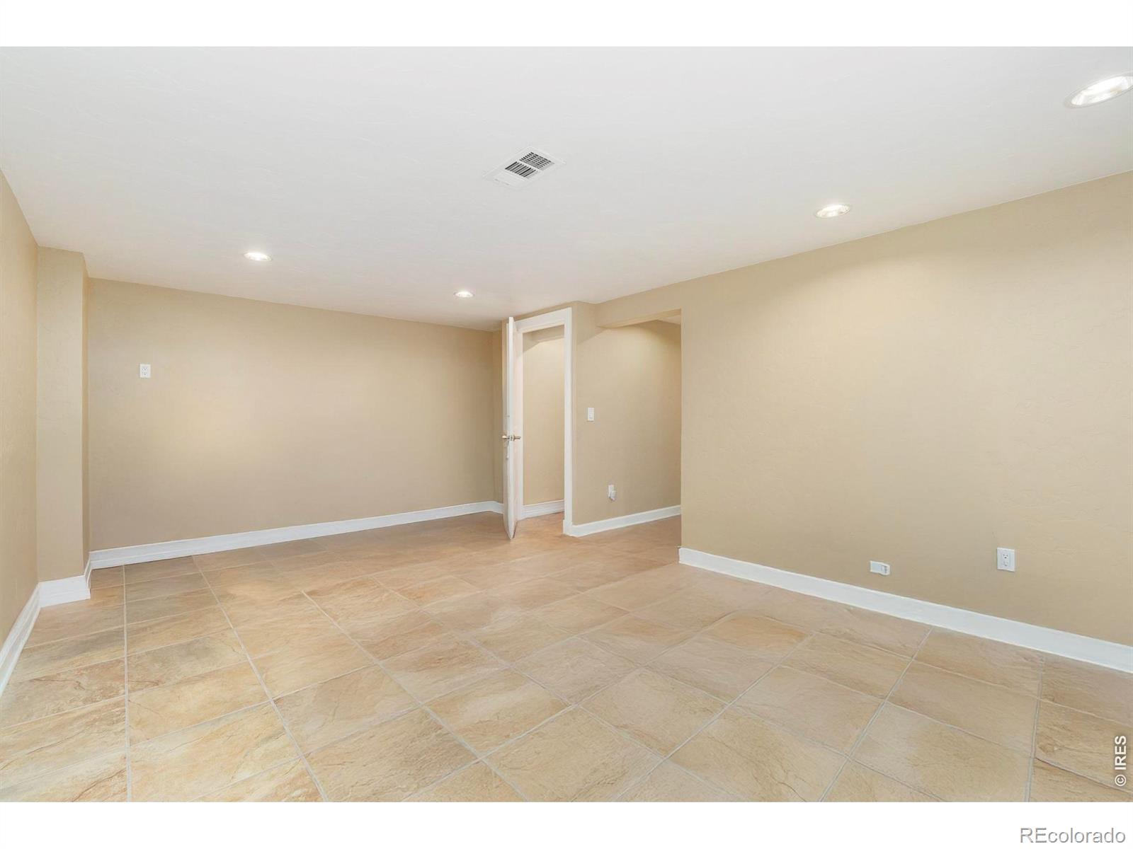 MLS Image #32 for 8200 s locust way,centennial, Colorado