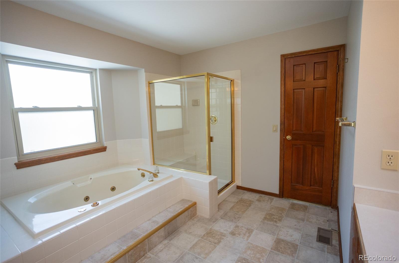 MLS Image #30 for 2010  tabor court,colorado springs, Colorado