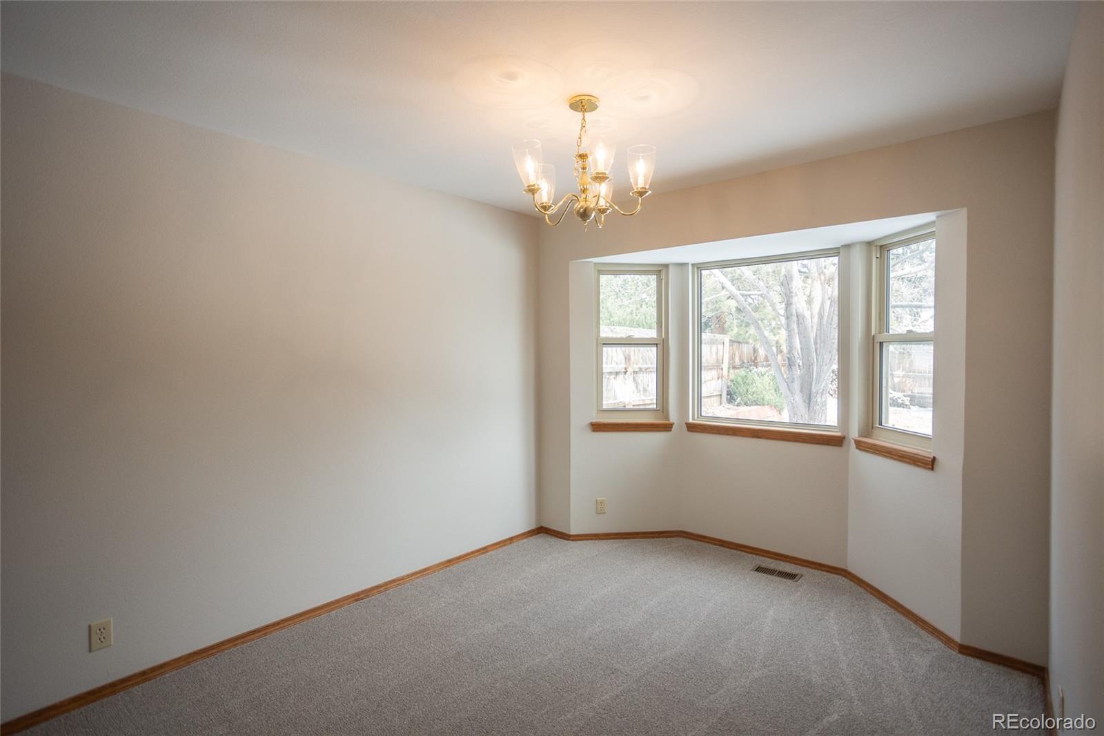 MLS Image #7 for 2010  tabor court,colorado springs, Colorado