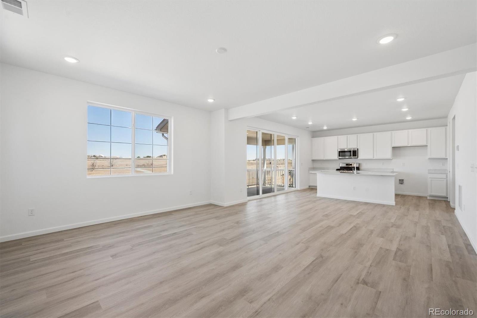 MLS Image #5 for 414 s rifle street,aurora, Colorado