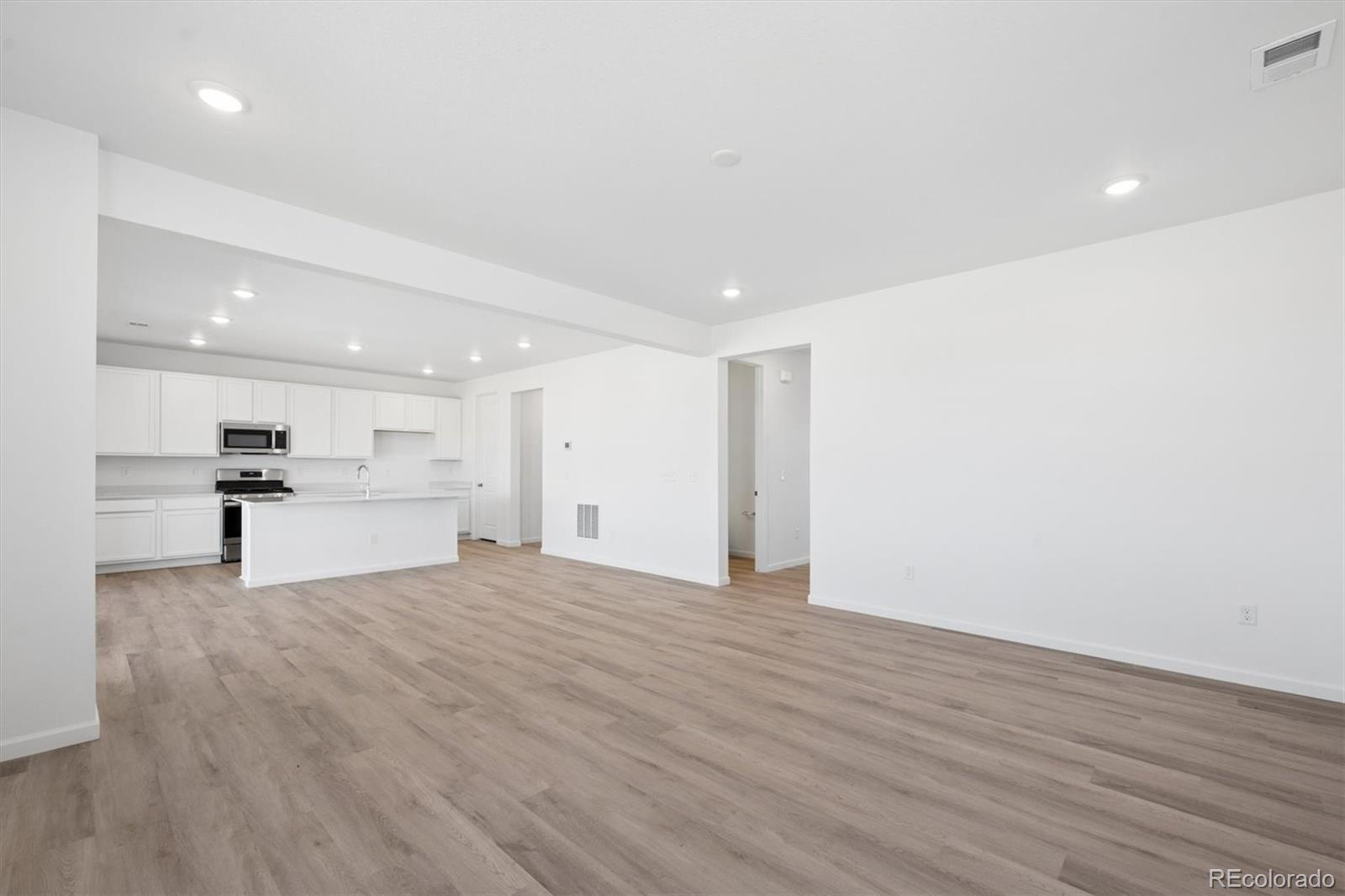 MLS Image #6 for 414 s rifle street,aurora, Colorado