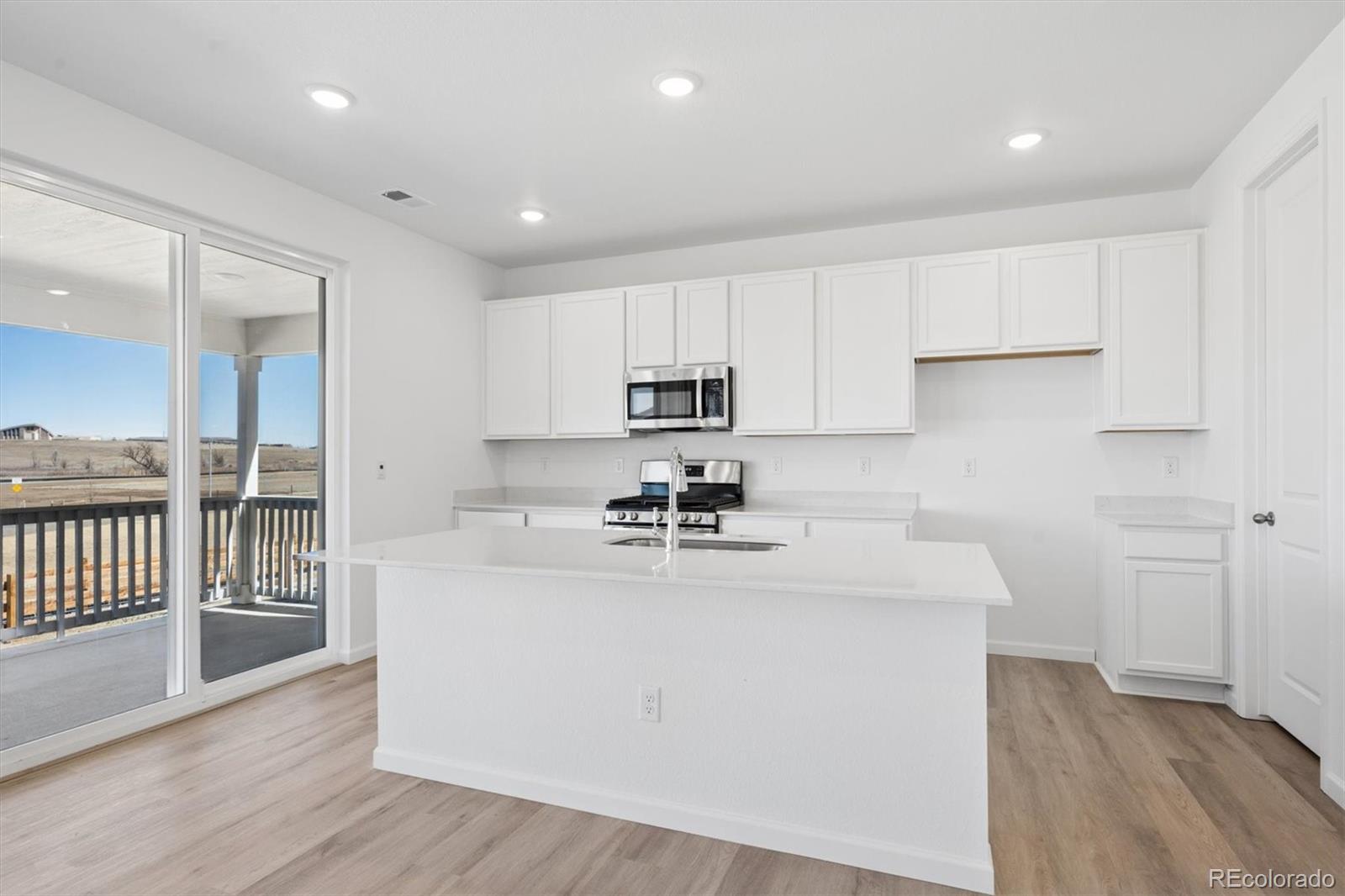 MLS Image #8 for 414 s rifle street,aurora, Colorado