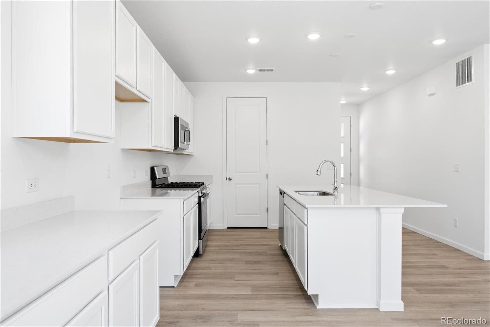 MLS Image #7 for 6607 n nepal court,aurora, Colorado