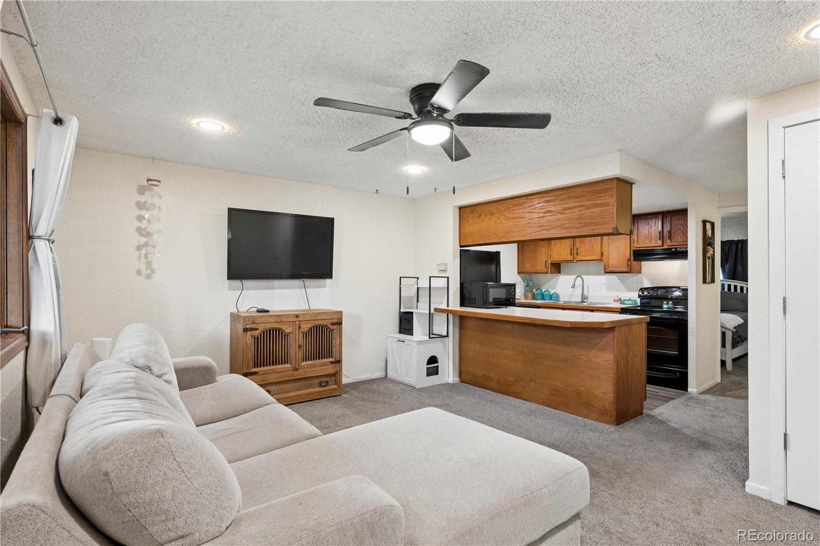 MLS Image #3 for 1370  estes street 102,lakewood, Colorado