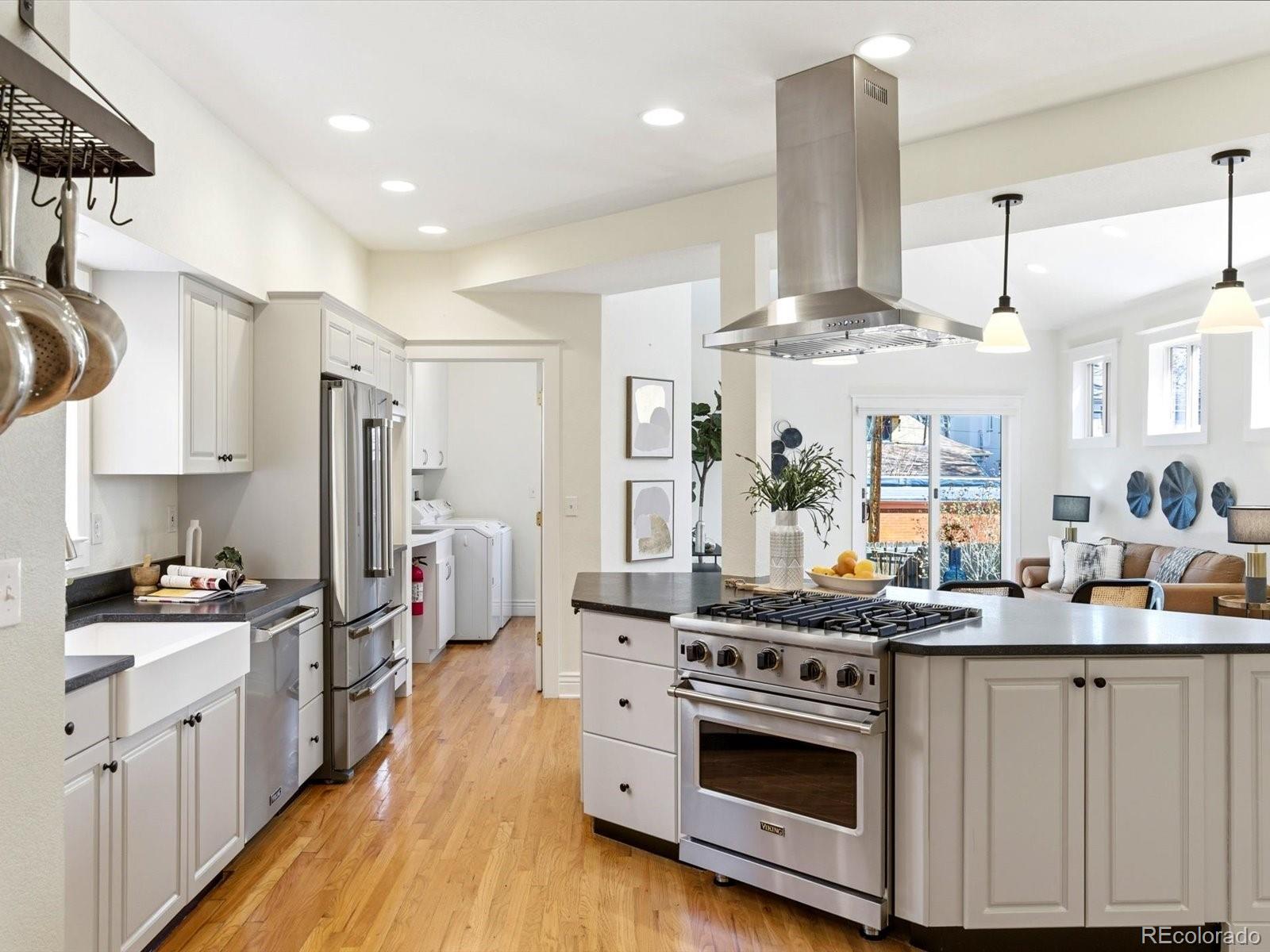 MLS Image #4 for 1346  steele street,denver, Colorado