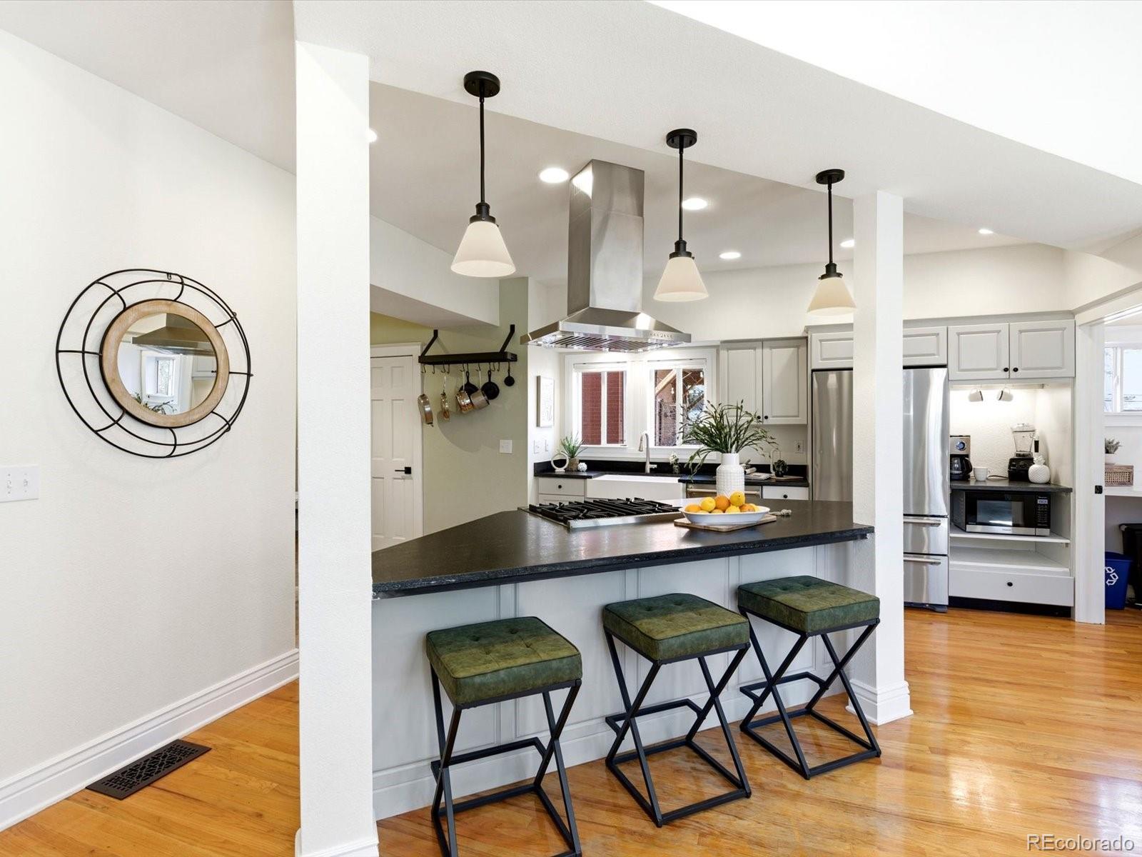 MLS Image #6 for 1346  steele street,denver, Colorado