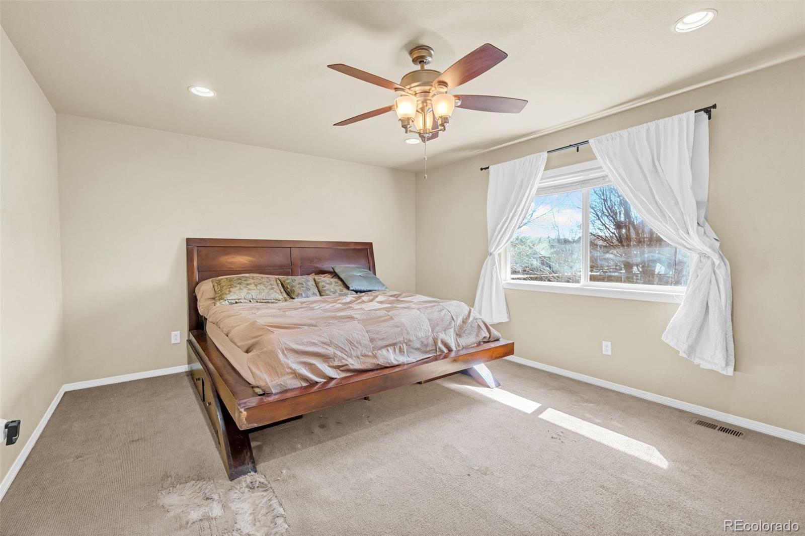 MLS Image #11 for 320  short drive,dacono, Colorado