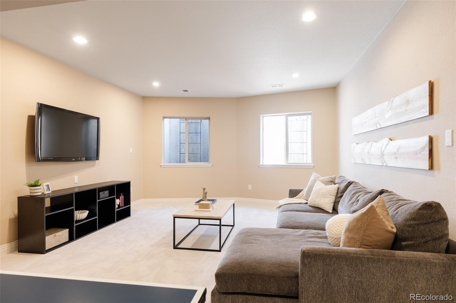 MLS Image #23 for 9091 e 33rd avenue,denver, Colorado