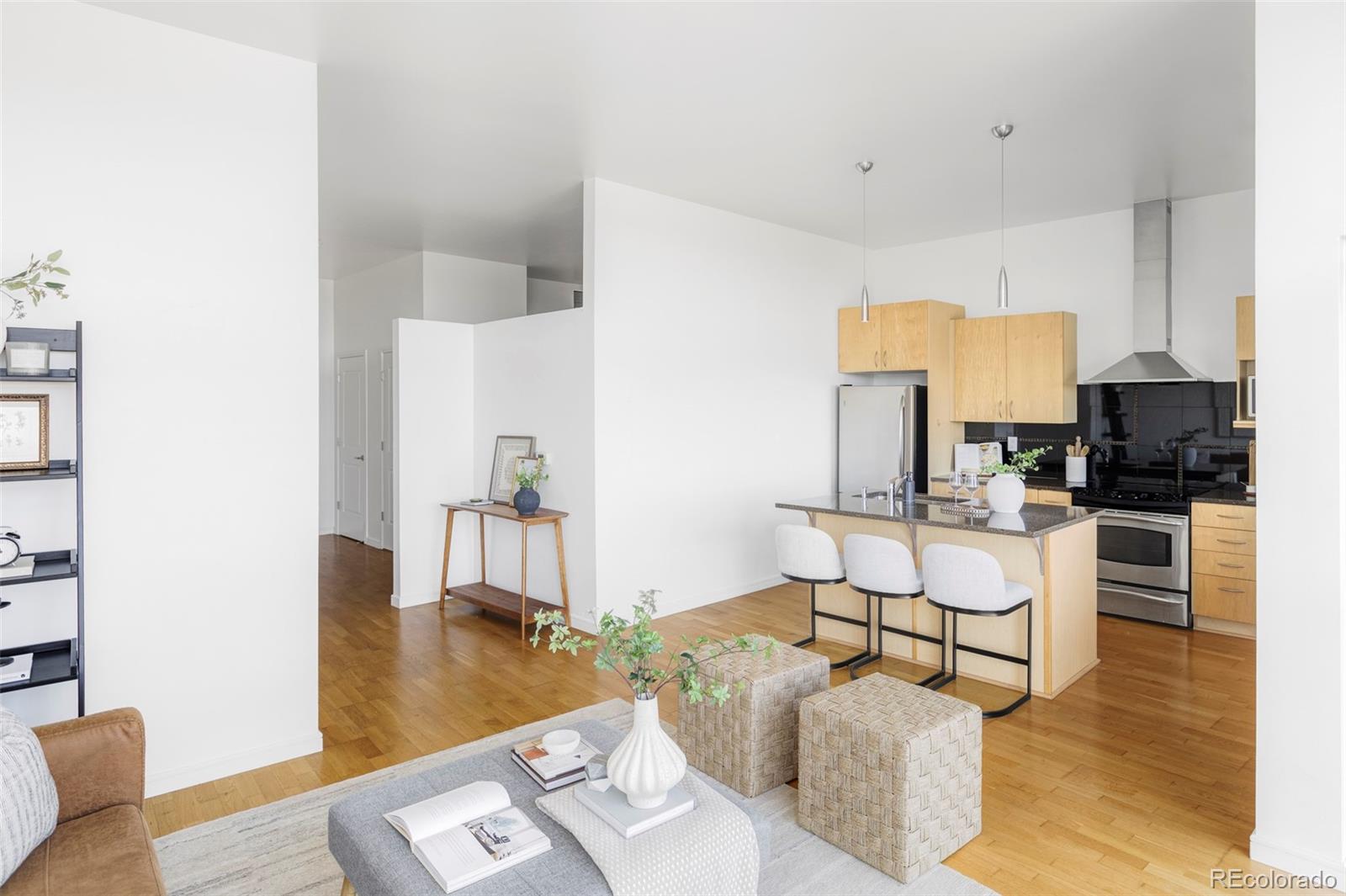 MLS Image #14 for 2958  syracuse street 406,denver, Colorado