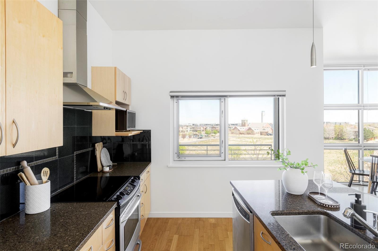 MLS Image #5 for 2958  syracuse street 406,denver, Colorado