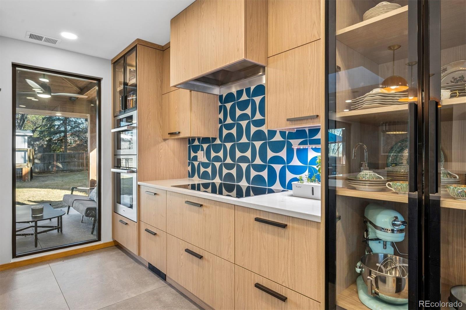 MLS Image #11 for 6650 e colorado drive,denver, Colorado