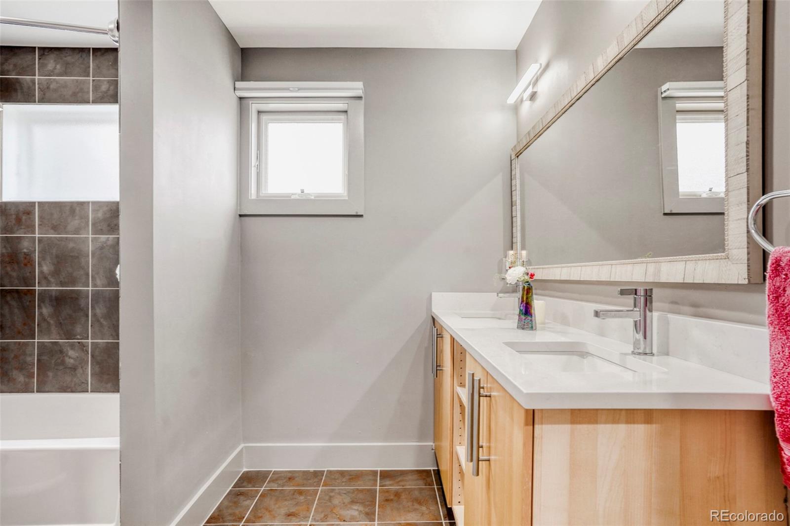 MLS Image #14 for 1562 s lincoln street,denver, Colorado