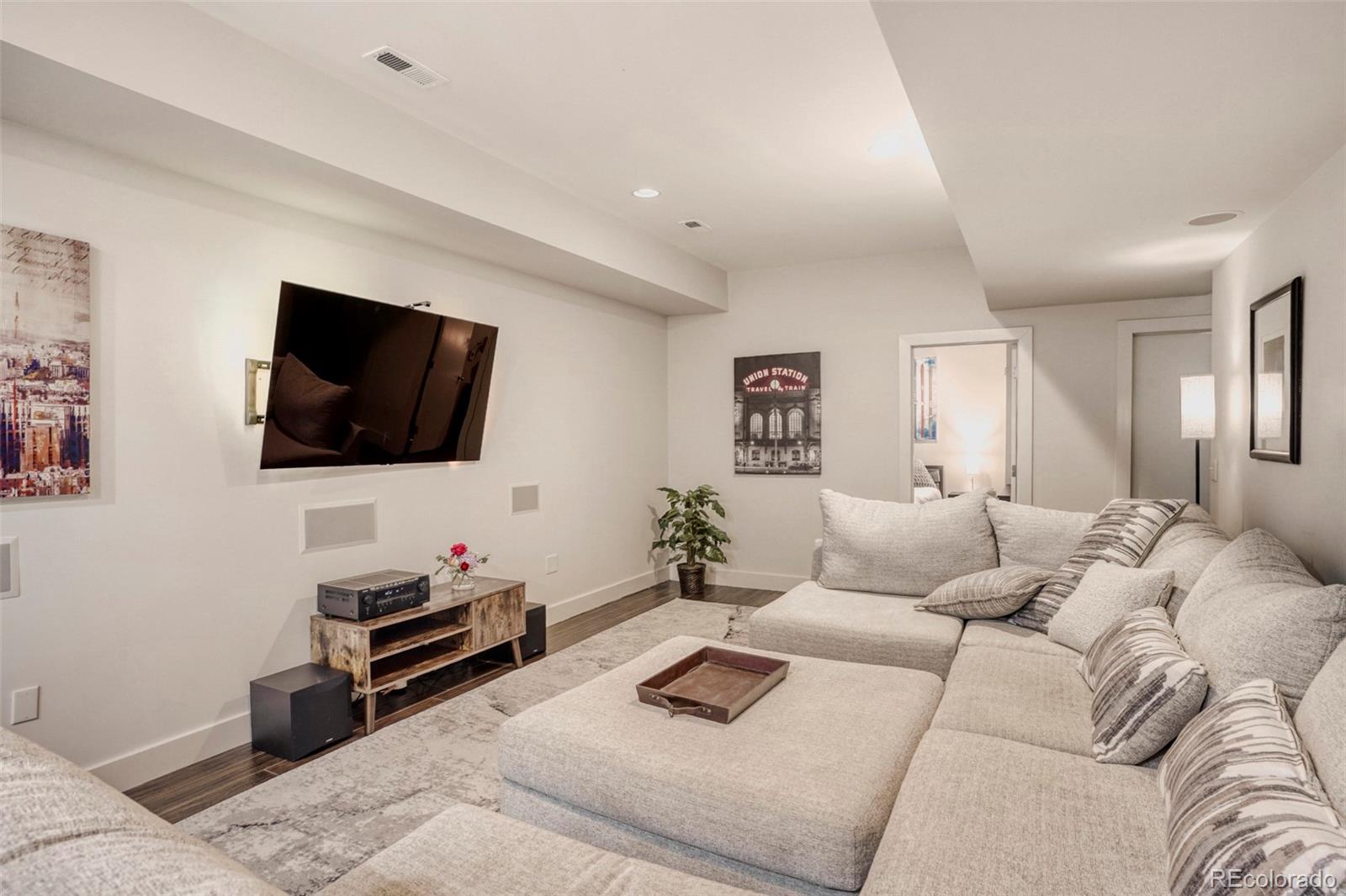MLS Image #22 for 1562 s lincoln street,denver, Colorado