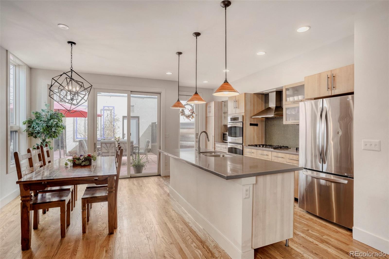 MLS Image #5 for 1562 s lincoln street,denver, Colorado