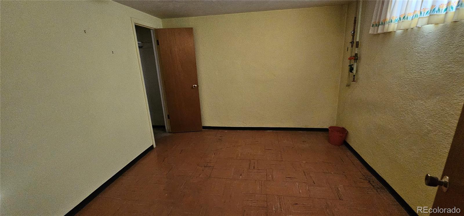 MLS Image #15 for 3326 s ash street,denver, Colorado
