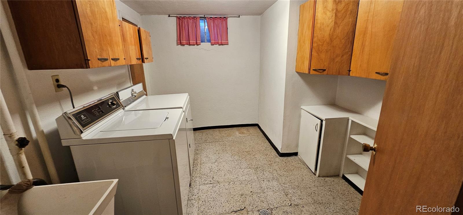 MLS Image #17 for 3326 s ash street,denver, Colorado