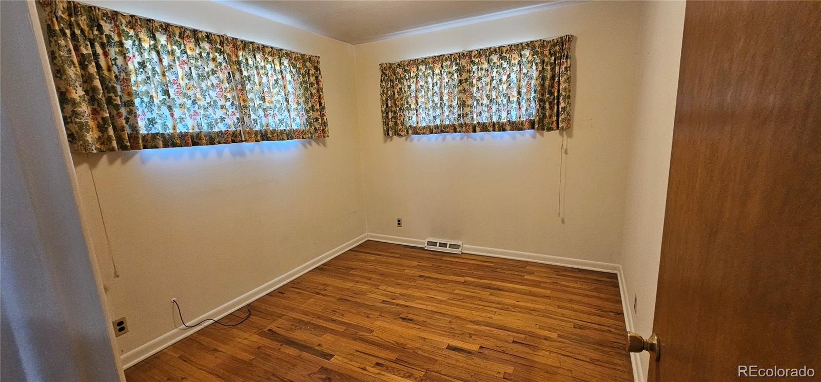 MLS Image #20 for 3326 s ash street,denver, Colorado