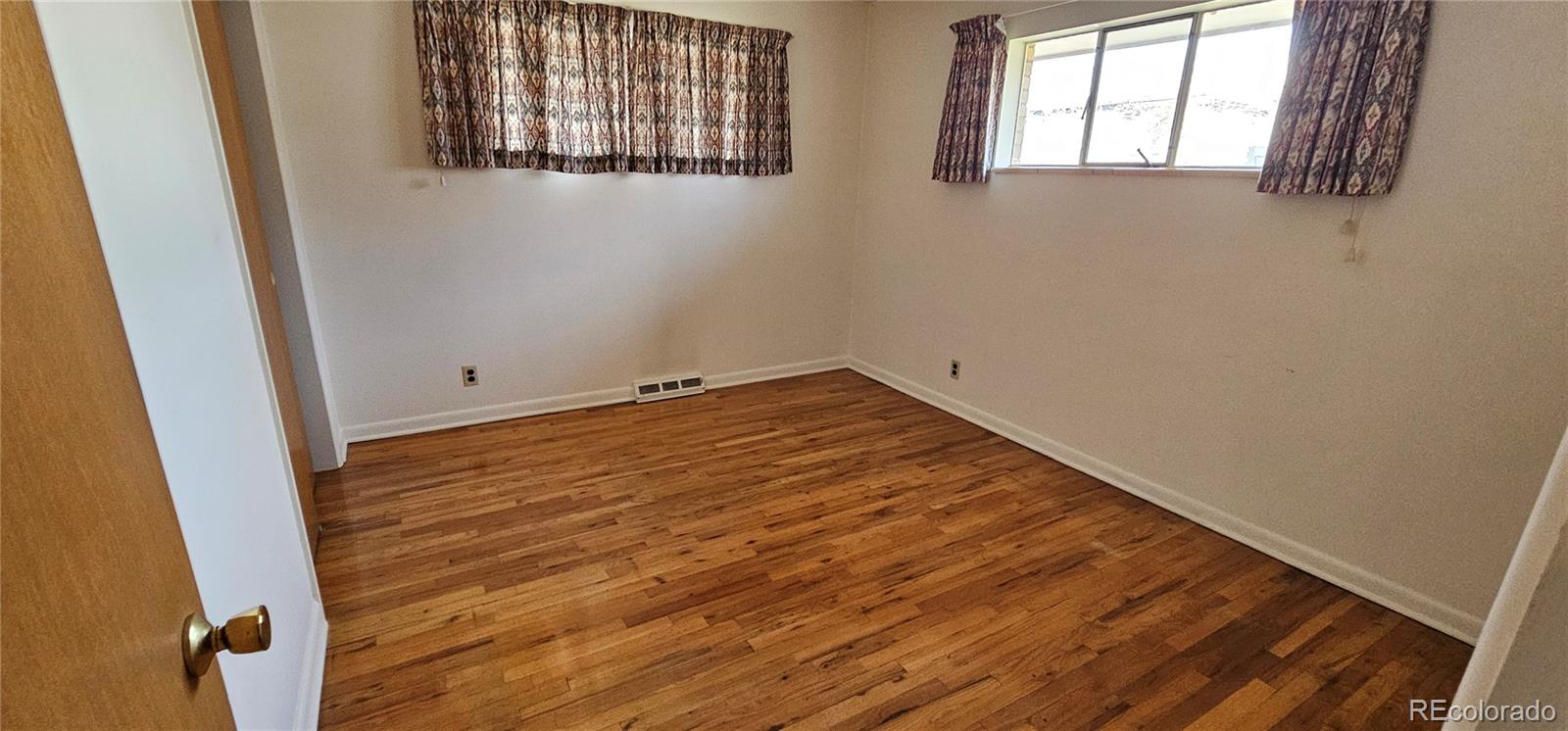 MLS Image #21 for 3326 s ash street,denver, Colorado