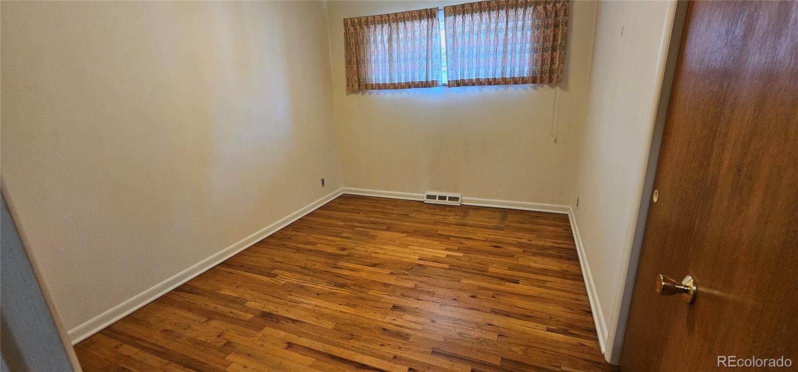 MLS Image #22 for 3326 s ash street,denver, Colorado