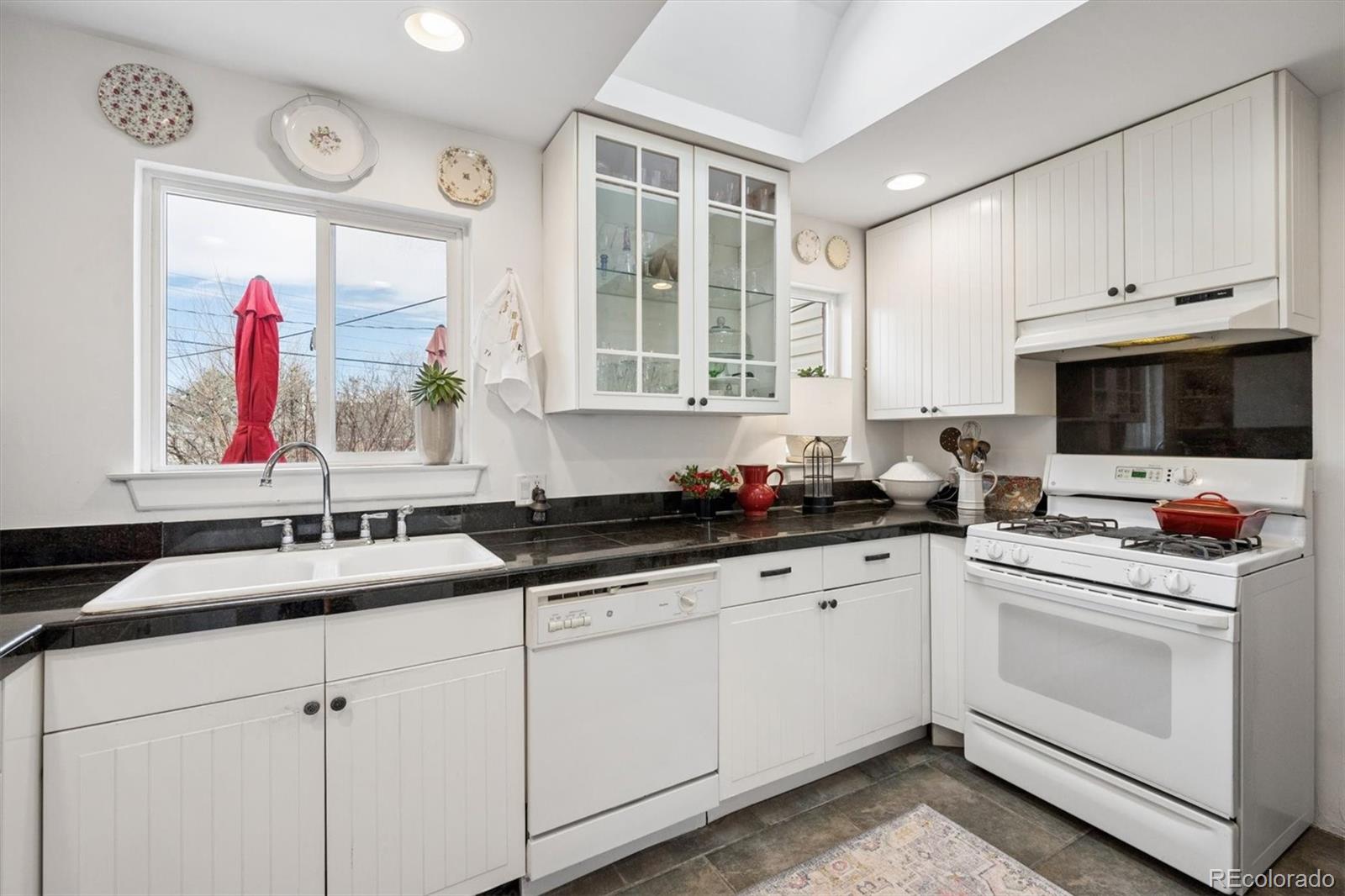 MLS Image #11 for 475  olive street,denver, Colorado