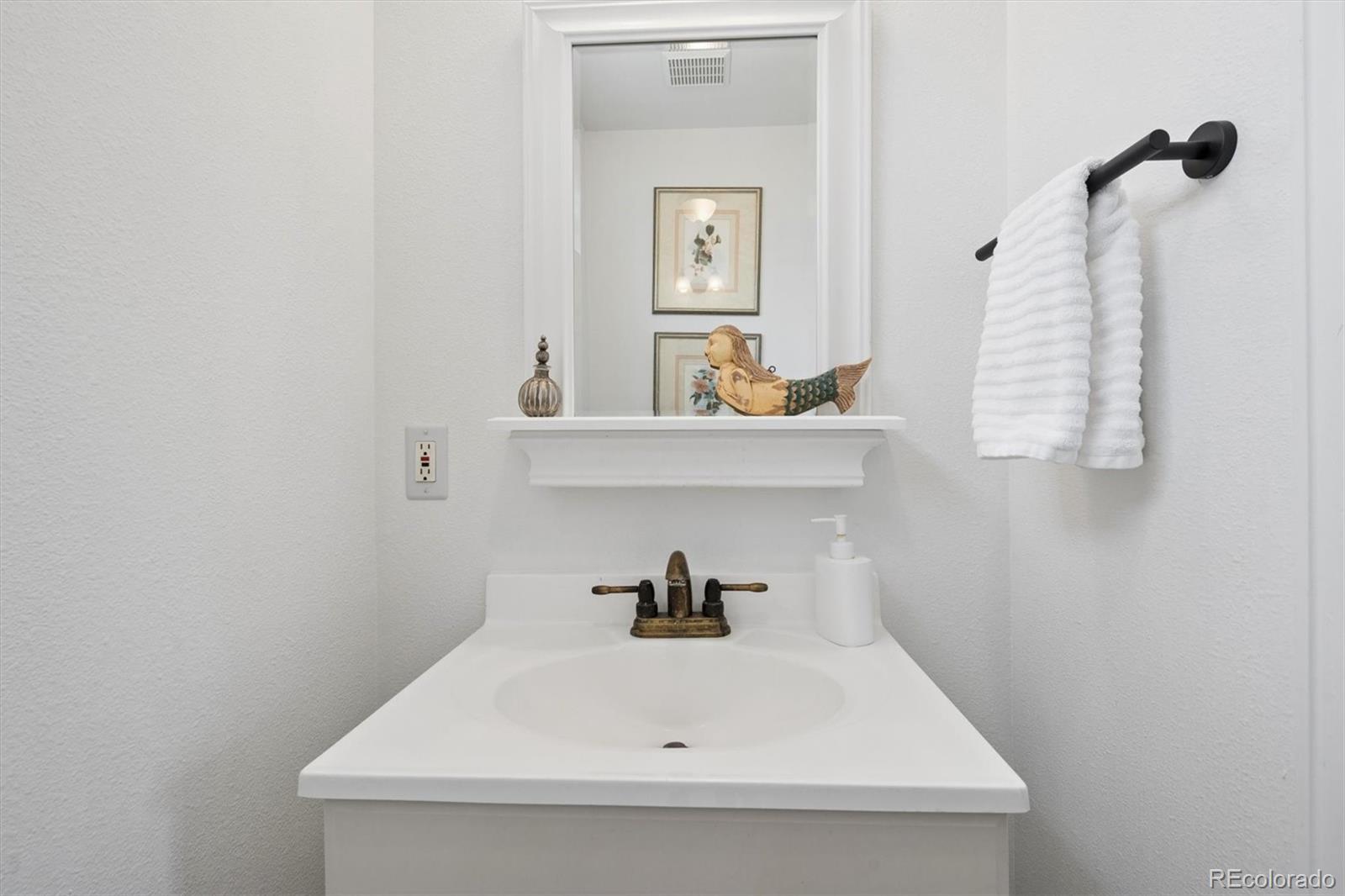 MLS Image #24 for 475  olive street,denver, Colorado