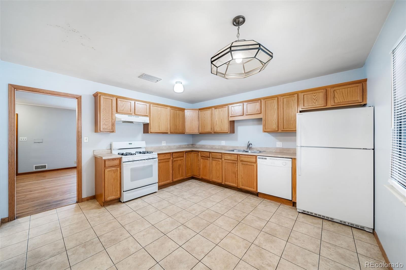 MLS Image #10 for 2228  newark street,aurora, Colorado