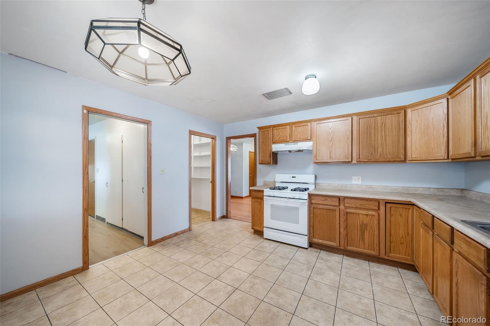 MLS Image #11 for 2228  newark street,aurora, Colorado