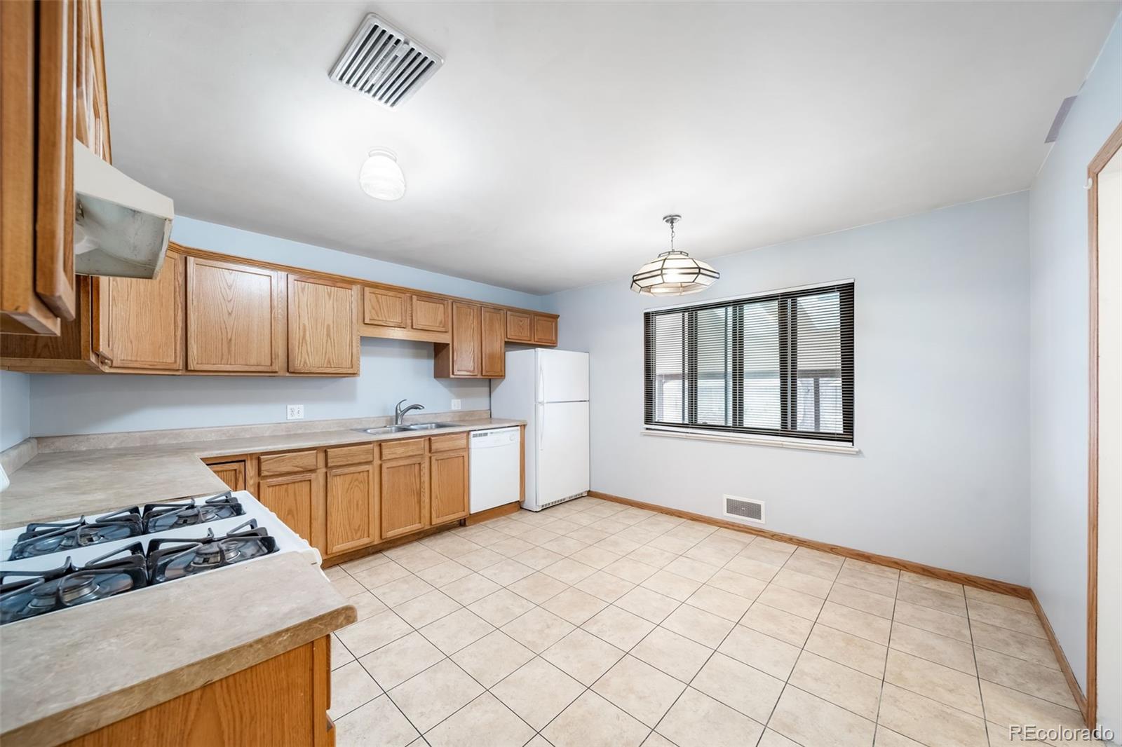 MLS Image #9 for 2228  newark street,aurora, Colorado