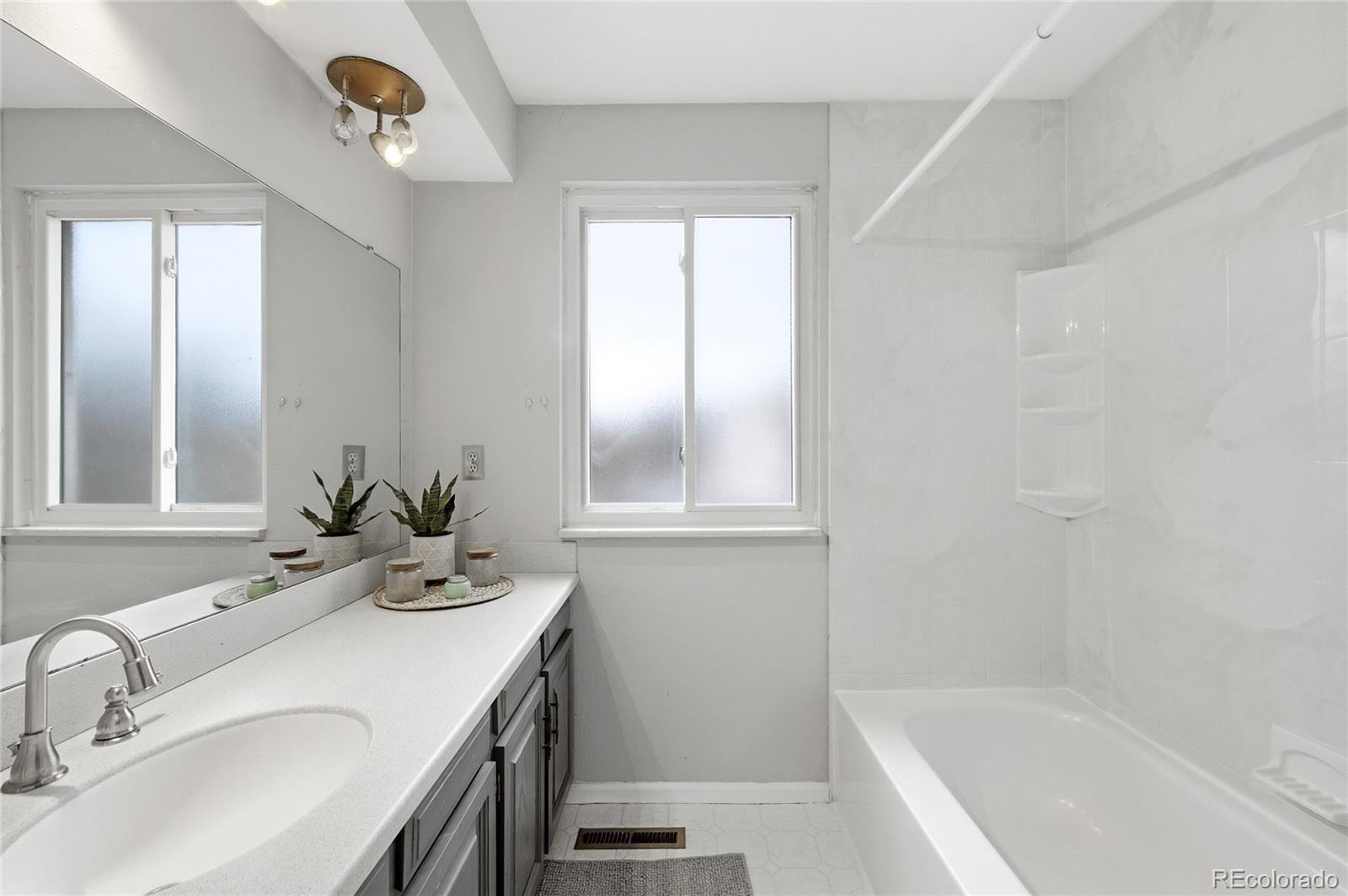 MLS Image #11 for 1402 e long place,centennial, Colorado