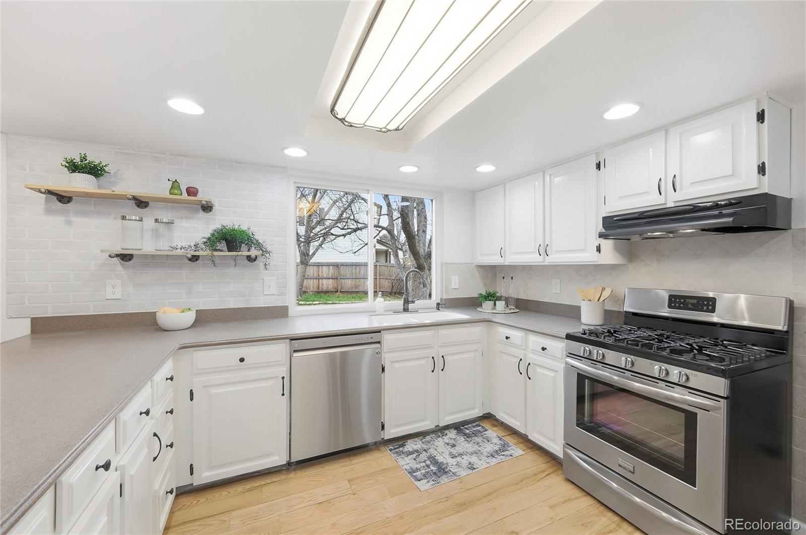 MLS Image #3 for 1402 e long place,centennial, Colorado
