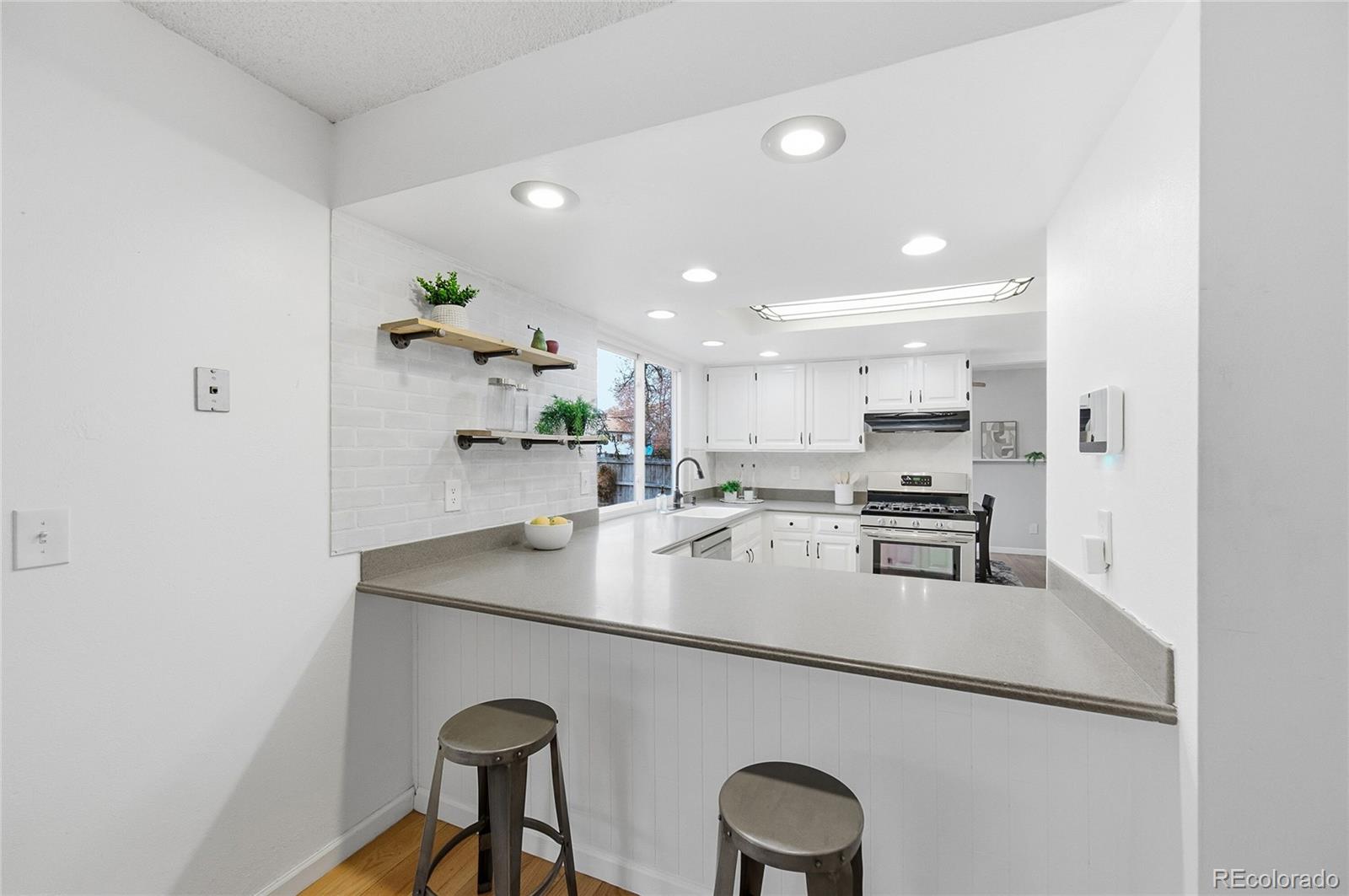 MLS Image #4 for 1402 e long place,centennial, Colorado