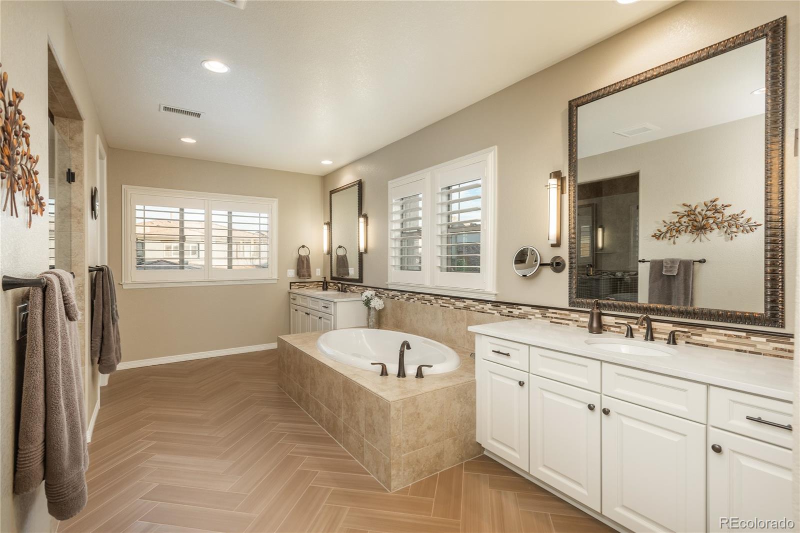 MLS Image #25 for 10715  manorstone drive,highlands ranch, Colorado