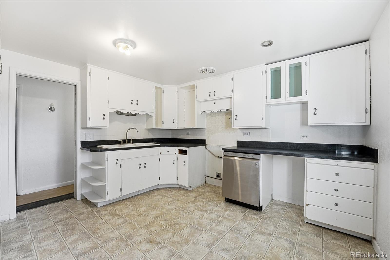 MLS Image #18 for 6168  lee street,arvada, Colorado