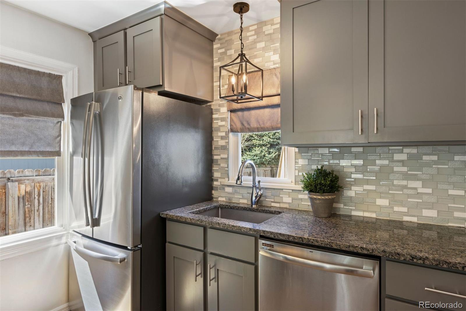 MLS Image #10 for 2611 s franklin street,denver, Colorado