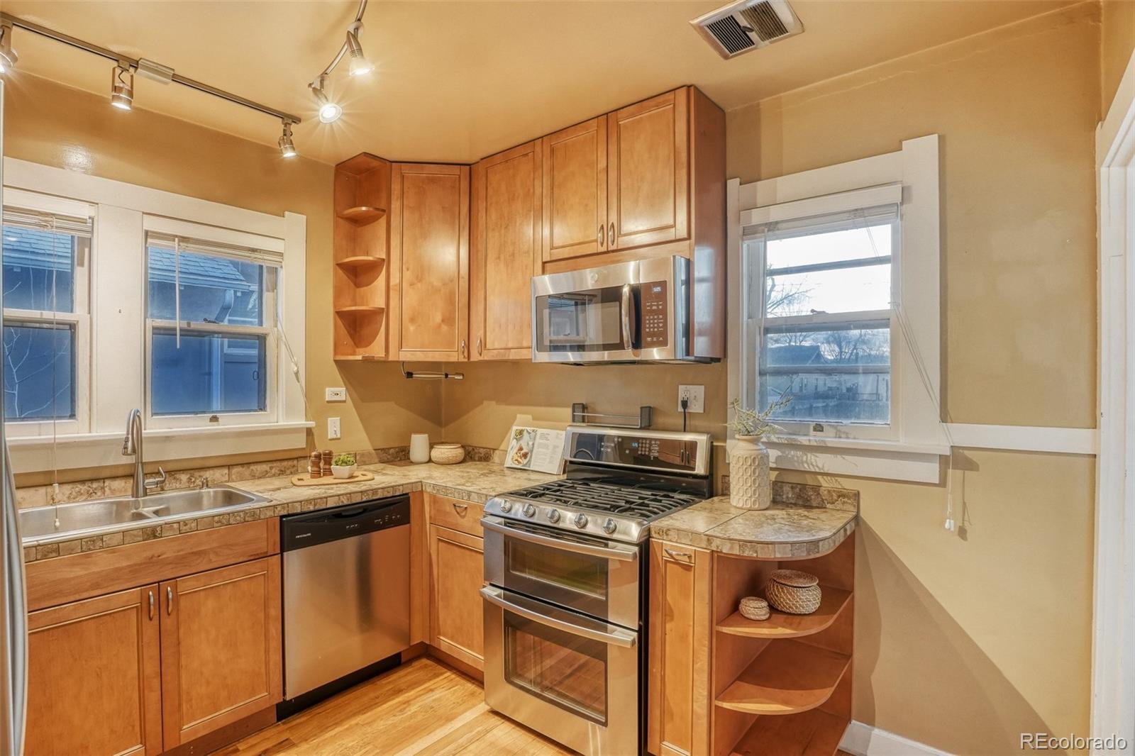 MLS Image #11 for 2175 s ogden street,denver, Colorado
