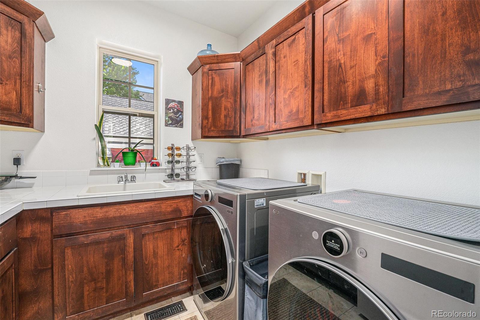 MLS Image #14 for 3357  akron court,denver, Colorado