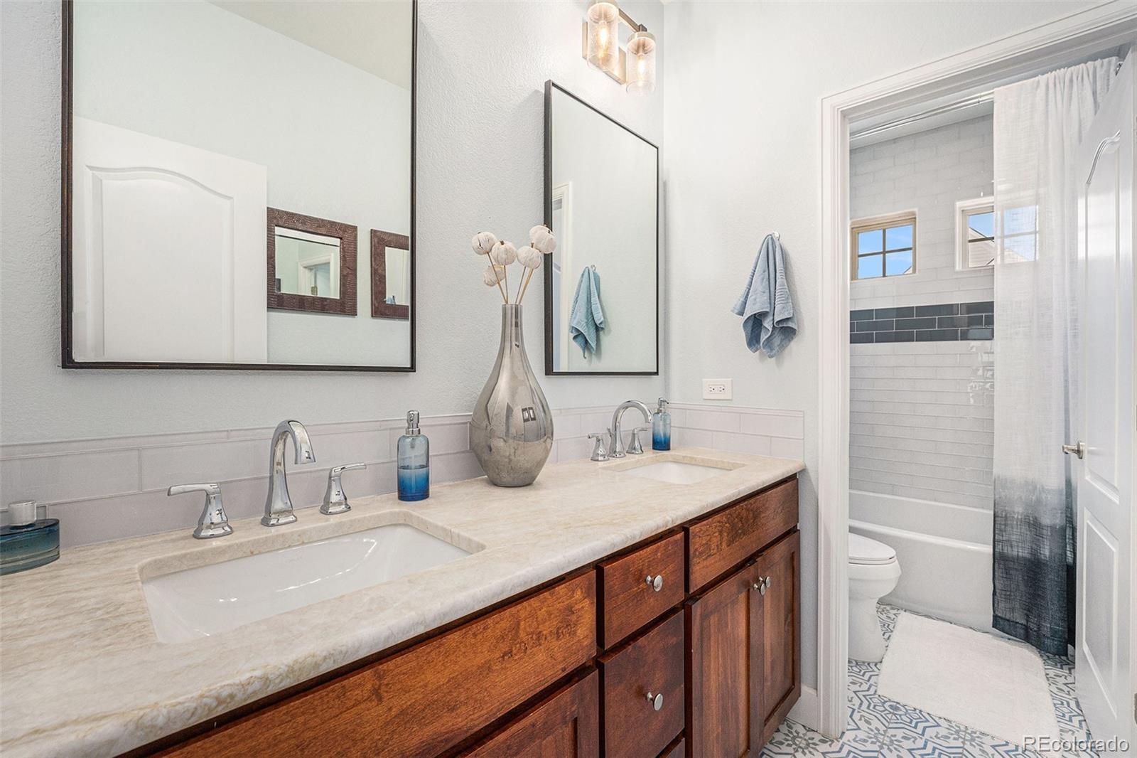 MLS Image #24 for 3357  akron court,denver, Colorado